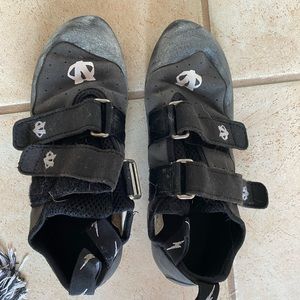 Evolv Climbing Shoes Size 8